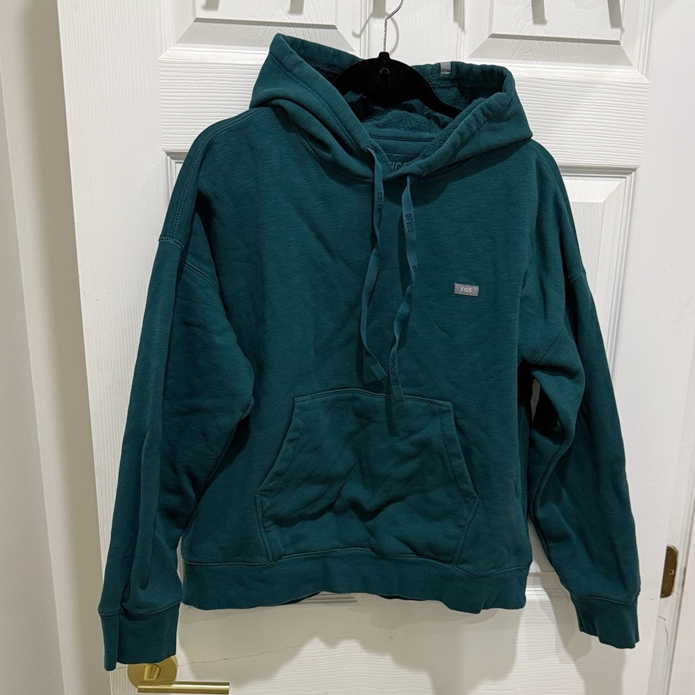 FIGS Women’s Off-Shift hoodie